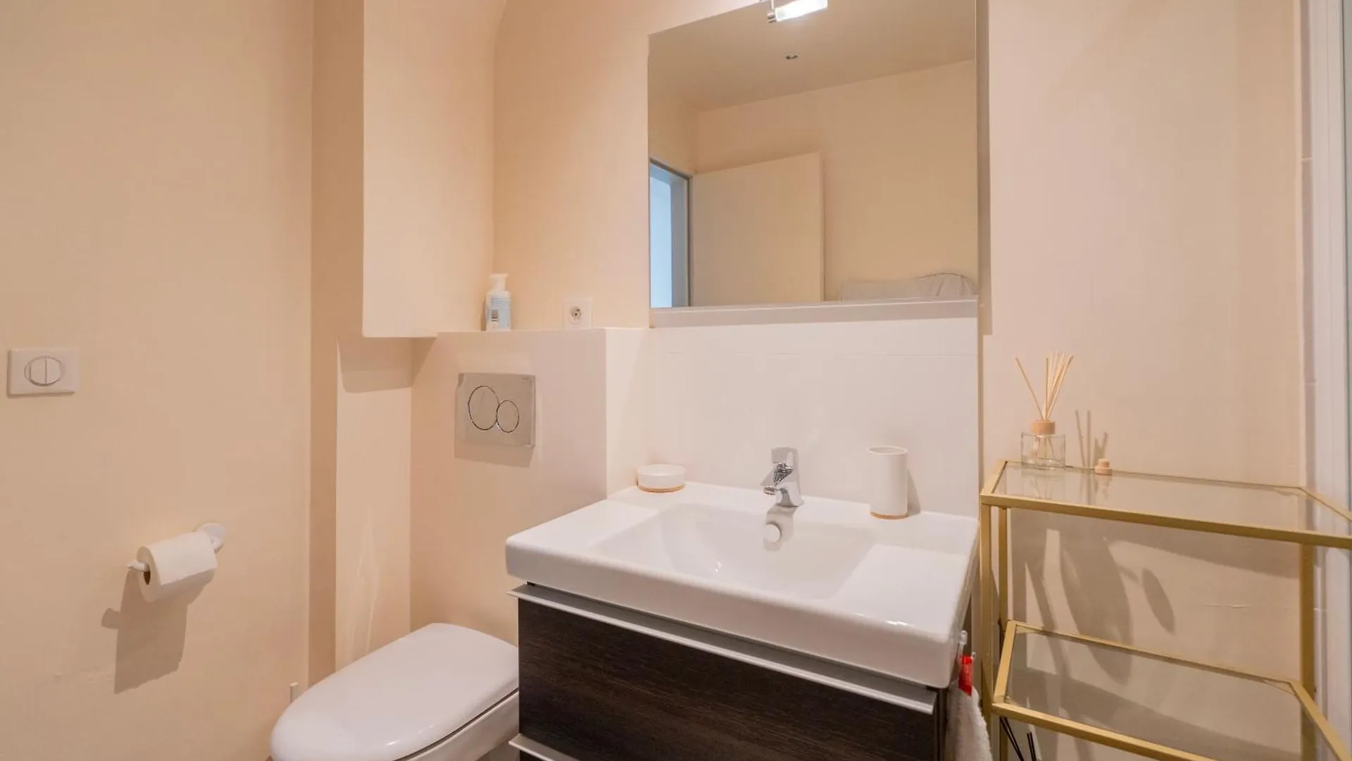 Appartement Chic Monceau Retreat *