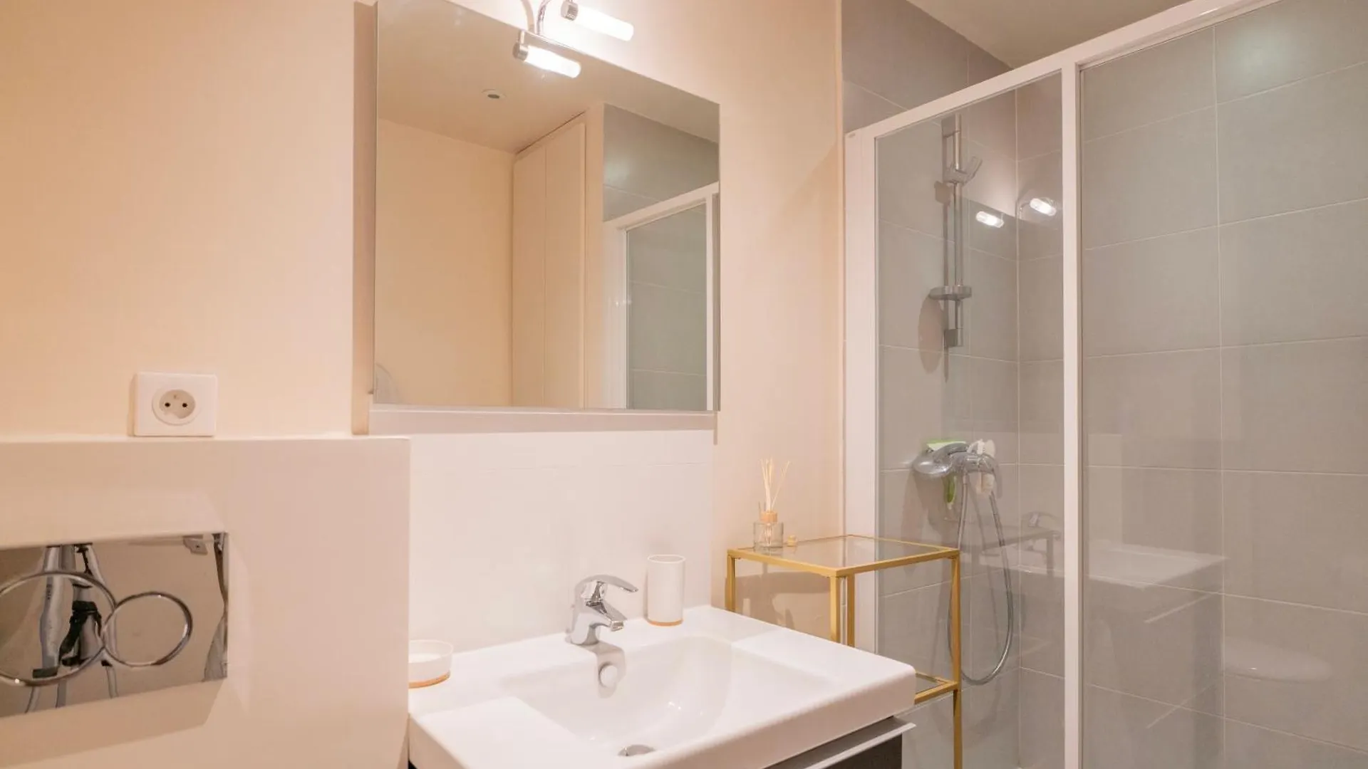 Chic Monceau Retreat * Paris
