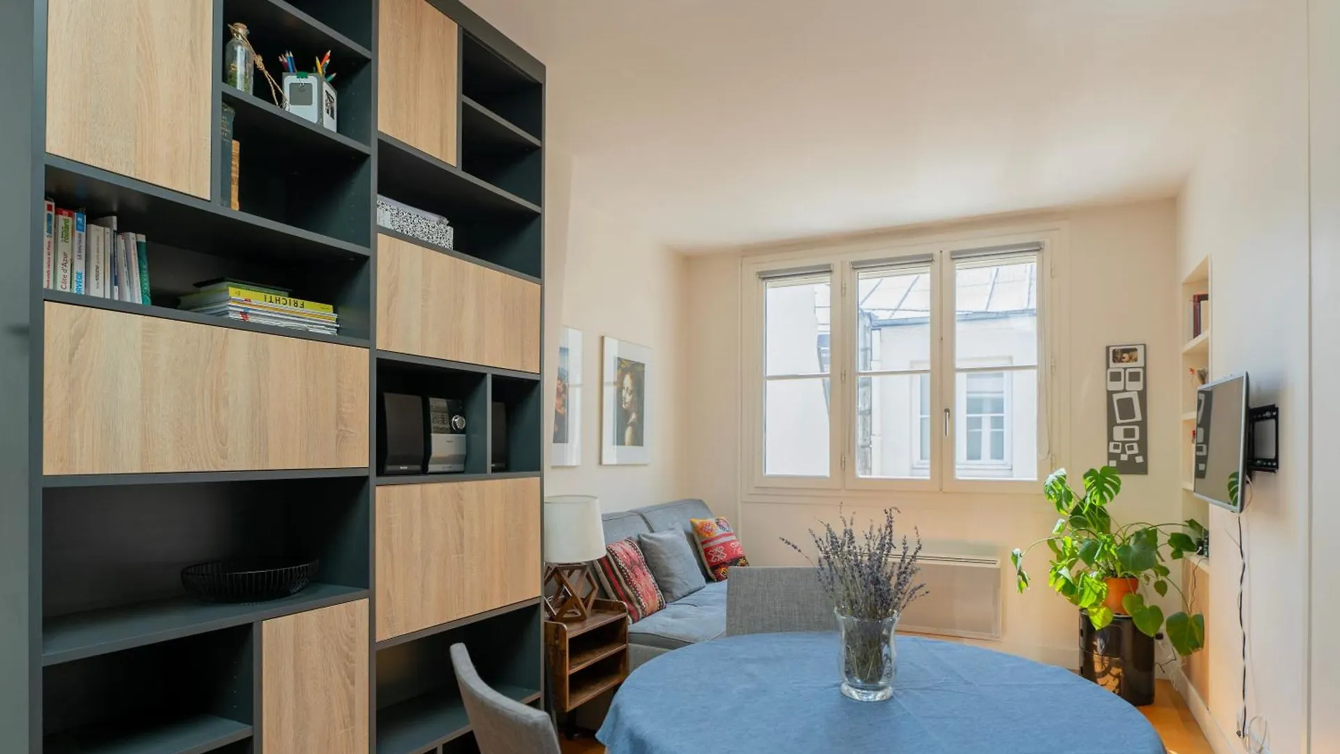 Chic Monceau Retreat