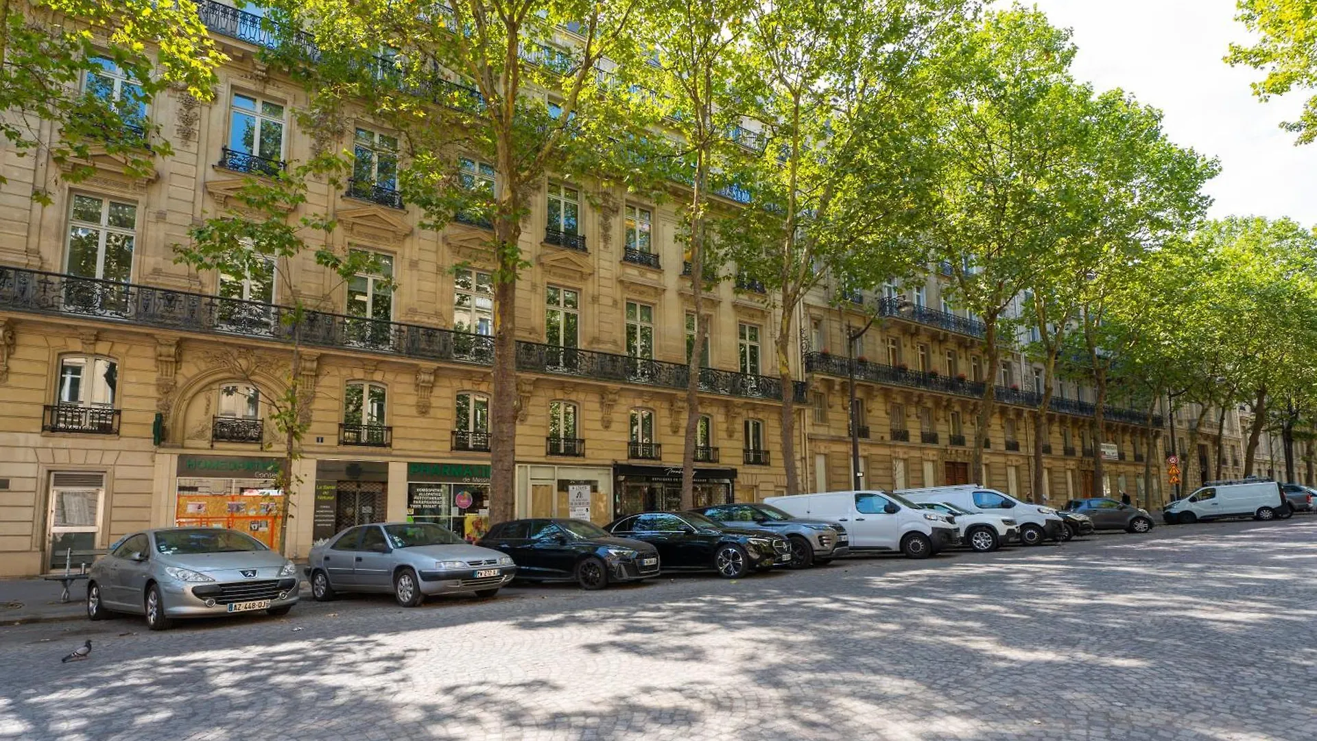 Chic Monceau Retreat * Paris