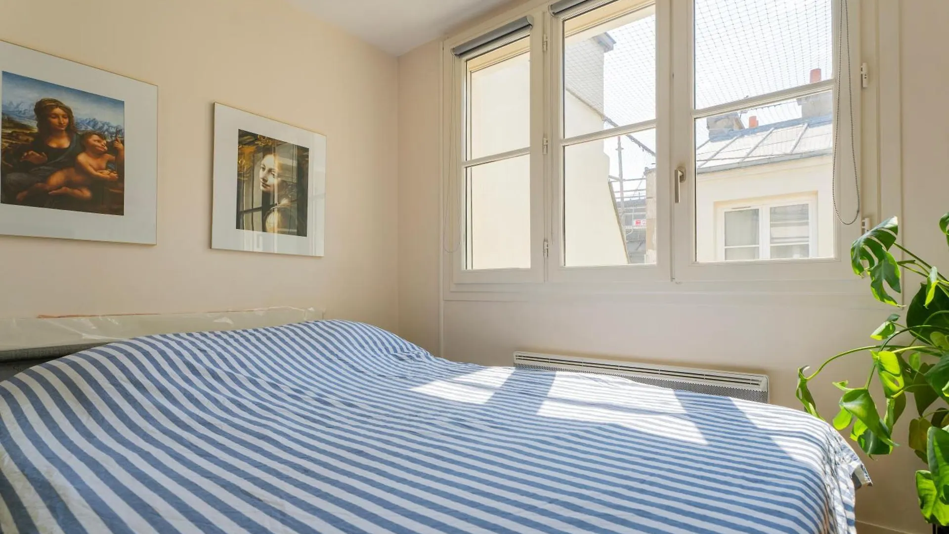 Apartment Chic Monceau Retreat Paris